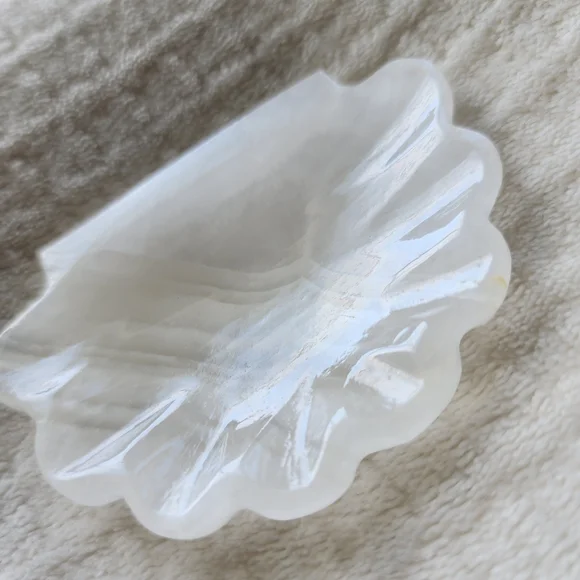 🤍 Onyx Crystal Shell Bowl - Picture 3 of 6